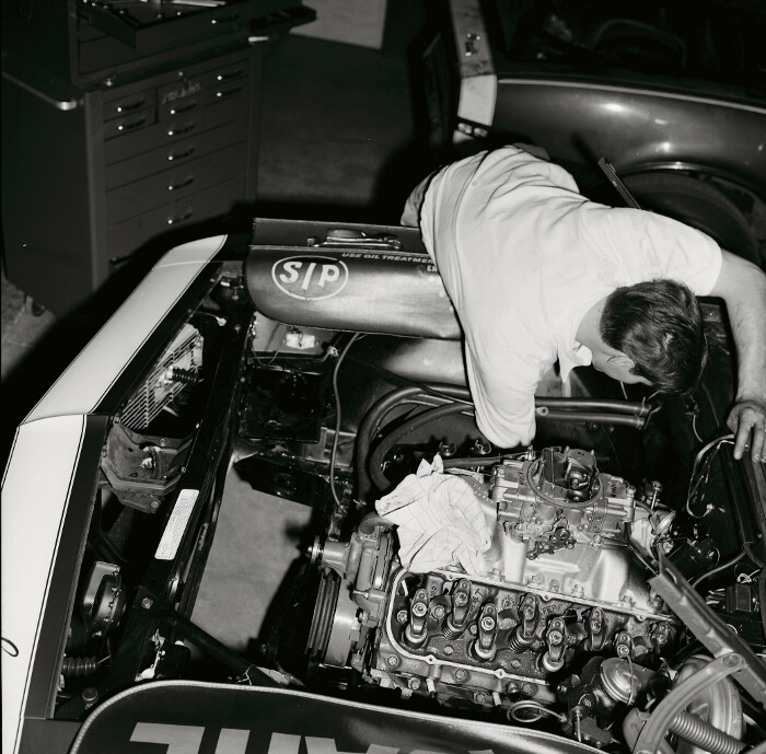 Bill Thomas 427 Camaro Engine Install 6